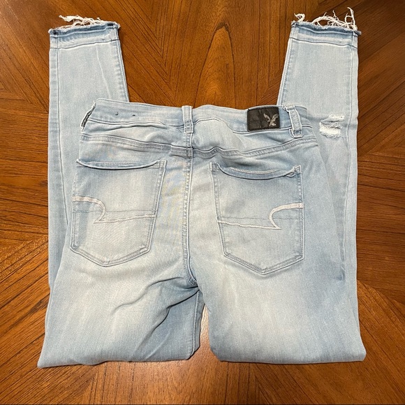 American Eagle Light Wash Super Super Stretch Hi-Rise Jegging Size 6 - Picture 4 of 8
